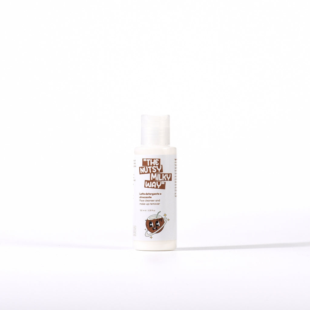 Latte detergente e struccante